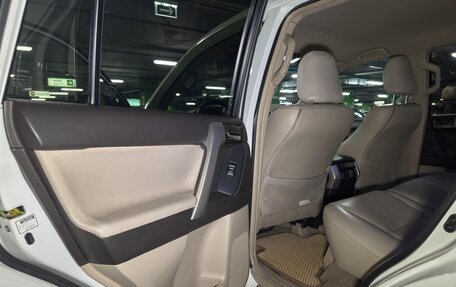 Toyota Land Cruiser Prado 150 рестайлинг 2, 2010 год, 2 850 000 рублей, 13 фотография