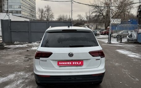 Volkswagen Tiguan II, 2019 год, 2 790 000 рублей, 4 фотография