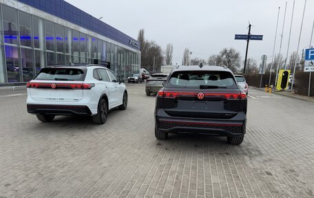 Volkswagen Tiguan, 2024 год, 5 300 000 рублей, 17 фотография