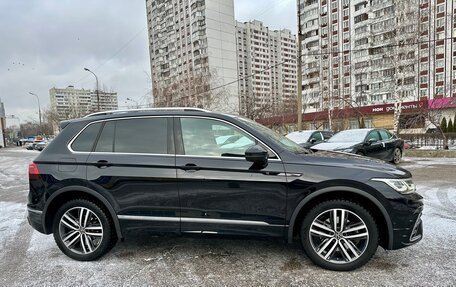 Volkswagen Tiguan II, 2021 год, 3 990 000 рублей, 6 фотография