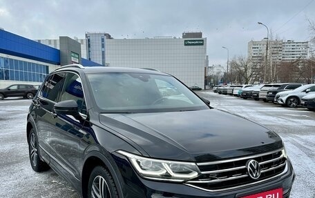 Volkswagen Tiguan II, 2021 год, 3 990 000 рублей, 4 фотография