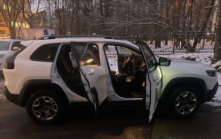 Jeep Cherokee, 2018 год, 4 400 000 рублей, 28 фотография