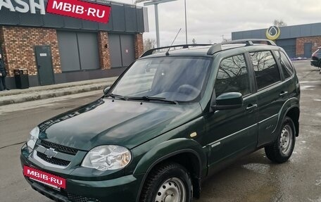 Chevrolet Niva I рестайлинг, 2015 год, 740 000 рублей, 2 фотография