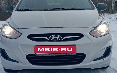 Hyundai Solaris II рестайлинг, 2013 год, 850 000 рублей, 12 фотография