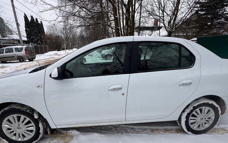 Renault Logan II, 2017 год, 815 000 рублей, 10 фотография