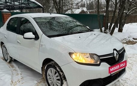 Renault Logan II, 2017 год, 815 000 рублей, 12 фотография