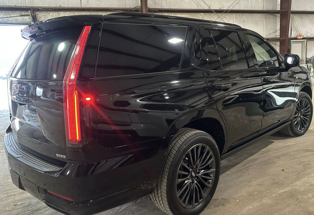 Cadillac Escalade V, 2024 год, 26 000 000 рублей, 6 фотография