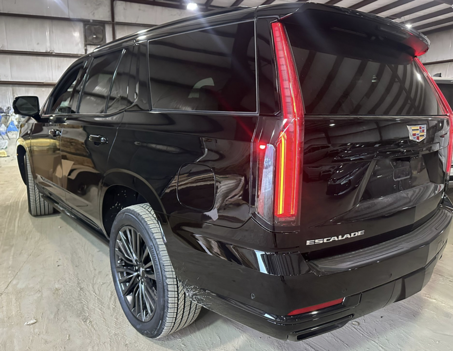 Cadillac Escalade V, 2024 год, 26 000 000 рублей, 3 фотография