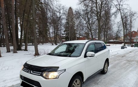 Mitsubishi Outlander III рестайлинг 3, 2012 год, 1 400 000 рублей, 1 фотография