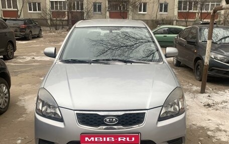 KIA Rio II, 2010 год, 715 000 рублей, 1 фотография