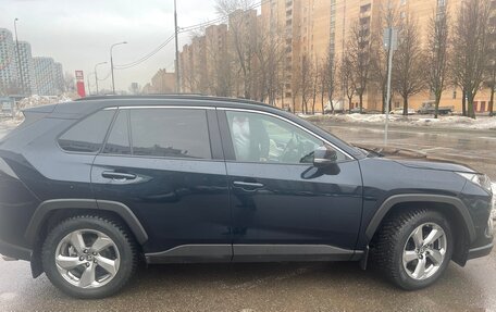 Toyota RAV4, 2019 год, 3 900 000 рублей, 9 фотография