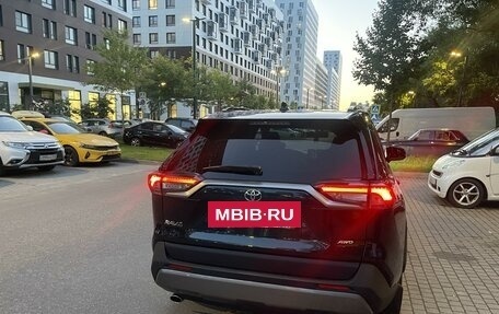 Toyota RAV4, 2019 год, 3 900 000 рублей, 12 фотография