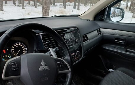 Mitsubishi Outlander III рестайлинг 3, 2012 год, 1 400 000 рублей, 6 фотография