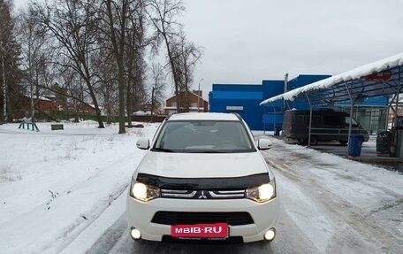 Mitsubishi Outlander III рестайлинг 3, 2012 год, 1 400 000 рублей, 7 фотография