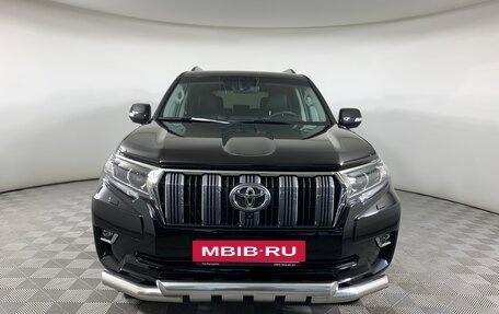 Toyota Land Cruiser Prado 150 рестайлинг 2, 2018 год, 5 700 000 рублей, 2 фотография