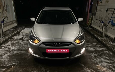 Hyundai Solaris II рестайлинг, 2013 год, 680 000 рублей, 2 фотография