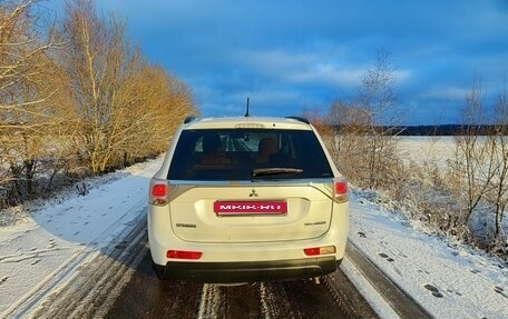 Mitsubishi Outlander III рестайлинг 3, 2013 год, 1 750 000 рублей, 2 фотография