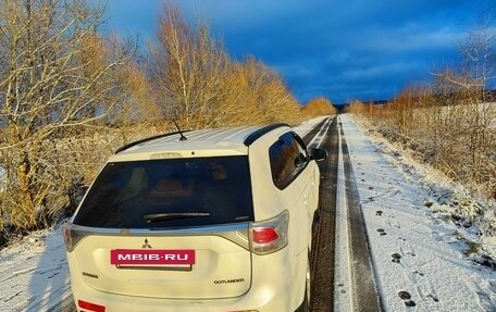 Mitsubishi Outlander III рестайлинг 3, 2013 год, 1 750 000 рублей, 8 фотография