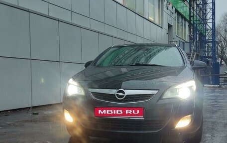 Opel Astra J, 2011 год, 1 220 000 рублей, 17 фотография