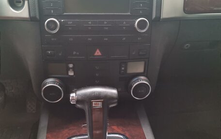 Volkswagen Touareg III, 2005 год, 920 000 рублей, 7 фотография