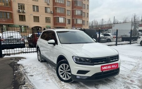 Volkswagen Tiguan II, 2017 год, 2 100 000 рублей, 2 фотография