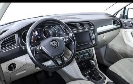 Volkswagen Tiguan II, 2017 год, 2 100 000 рублей, 22 фотография