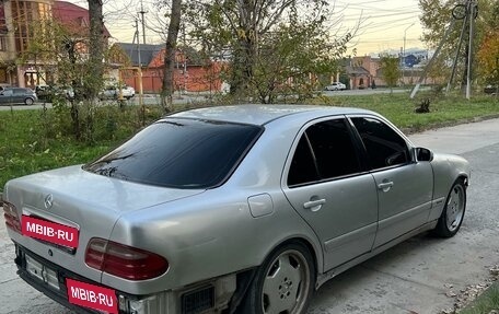 Mercedes-Benz E-Класс, 2000 год, 490 000 рублей, 5 фотография