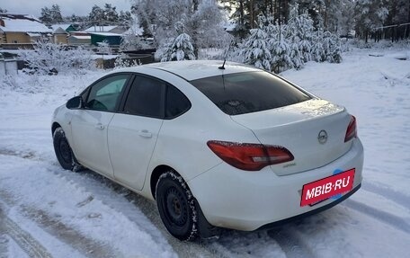 Opel Astra J, 2013 год, 1 100 000 рублей, 3 фотография