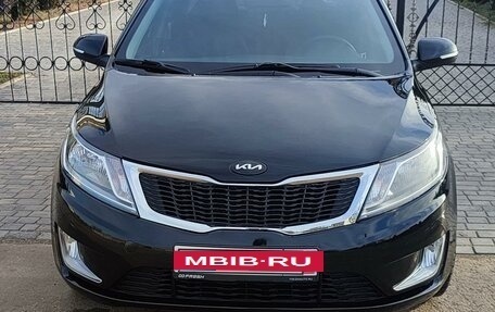 KIA Rio III рестайлинг, 2013 год, 1 050 000 рублей, 1 фотография