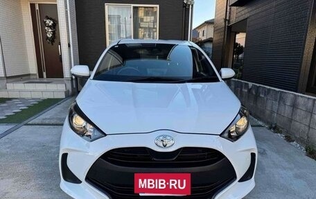 Toyota Yaris, 2021 год, 1 304 000 рублей, 2 фотография