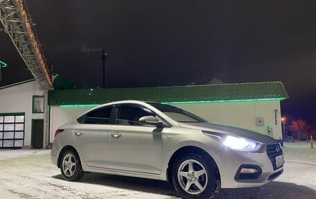 Hyundai Solaris II рестайлинг, 2017 год, 1 450 000 рублей, 3 фотография