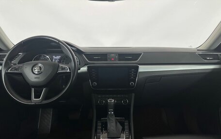 Skoda Superb III рестайлинг, 2018 год, 1 790 000 рублей, 7 фотография