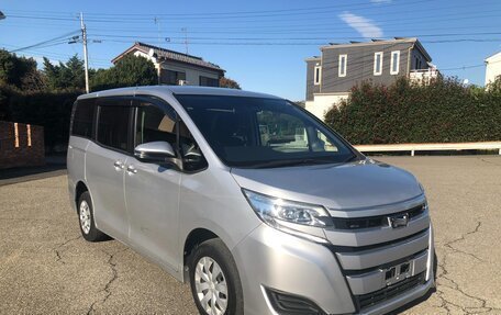 Toyota Noah III, 2021 год, 1 845 000 рублей, 1 фотография