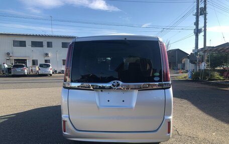 Toyota Noah III, 2021 год, 1 845 000 рублей, 8 фотография