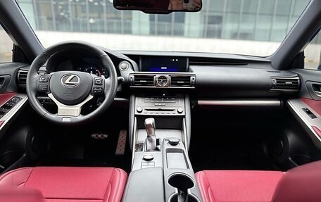 Lexus IS III, 2019 год, 3 650 000 рублей, 10 фотография