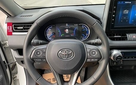 Toyota RAV4, 2021 год, 3 250 000 рублей, 9 фотография