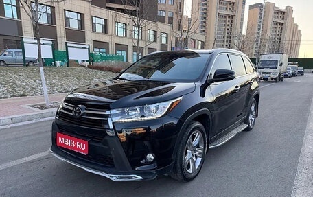 Toyota Highlander III, 2021 год, 3 500 000 рублей, 1 фотография