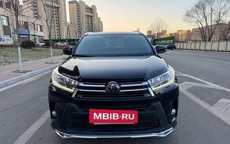 Toyota Highlander III, 2021 год, 3 500 000 рублей, 2 фотография