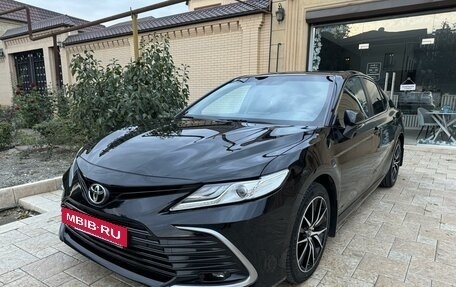 Toyota Camry, 2021 год, 2 990 000 рублей, 3 фотография