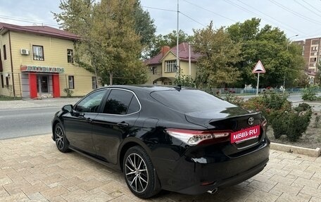 Toyota Camry, 2021 год, 2 990 000 рублей, 10 фотография