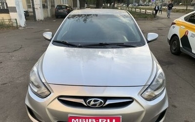 Hyundai Solaris II рестайлинг, 2013 год, 550 000 рублей, 1 фотография