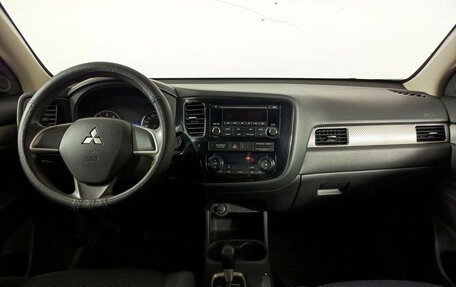 Mitsubishi Outlander III рестайлинг 3, 2012 год, 999 000 рублей, 17 фотография