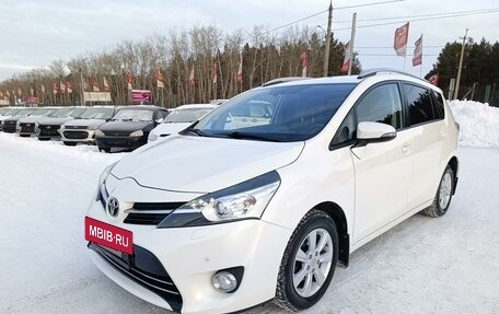 Toyota Verso I, 2013 год, 1 729 000 рублей, 3 фотография