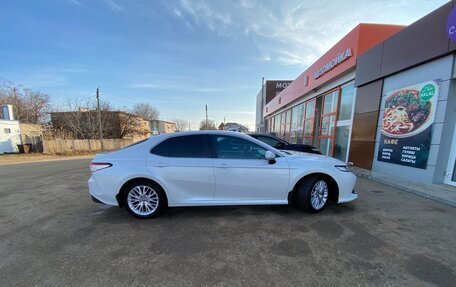 Toyota Camry, 2019 год, 3 300 000 рублей, 7 фотография