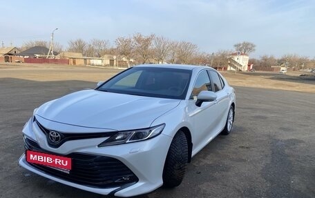 Toyota Camry, 2019 год, 3 300 000 рублей, 2 фотография