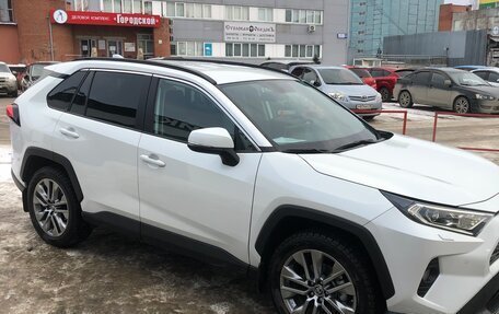 Toyota RAV4, 2021 год, 4 500 000 рублей, 2 фотография