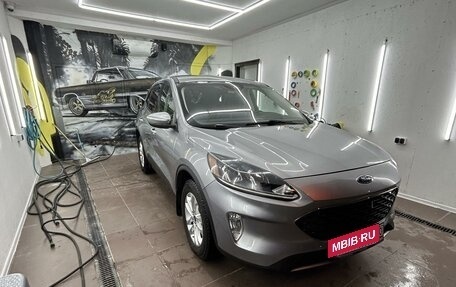 Ford Escape, 2021 год, 2 000 000 рублей, 2 фотография