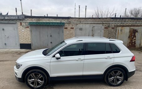 Volkswagen Tiguan II, 2018 год, 2 750 000 рублей, 3 фотография