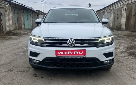 Volkswagen Tiguan II, 2018 год, 2 750 000 рублей, 2 фотография