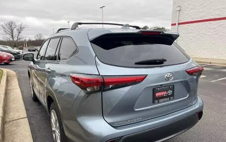 Toyota Highlander, 2023 год, 6 800 000 рублей, 11 фотография